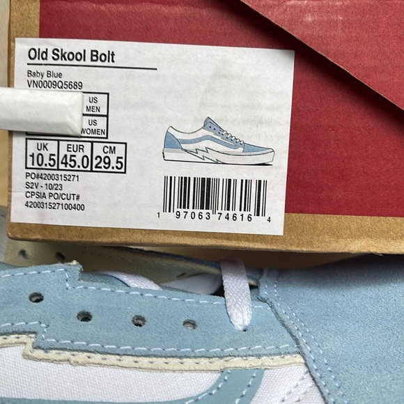 Vans WMNS Old Skool Bolt
Baby Blue
VN0009Q5689
Sneakers - Picture 16 of 16